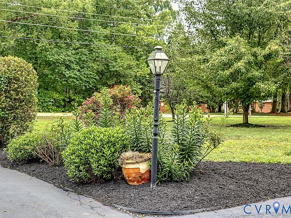 3rd image of 8309 Lansdowne Rd