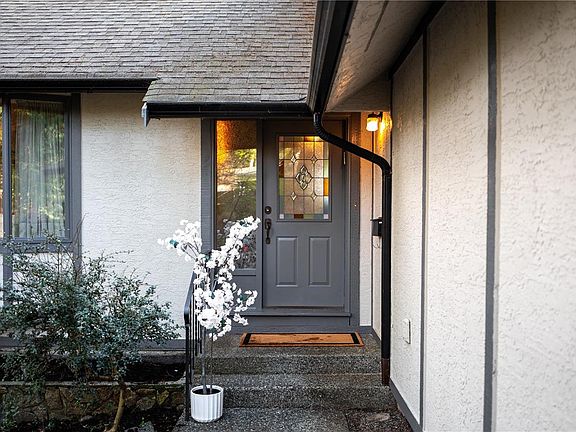 4th image of 3855 Haro Rd