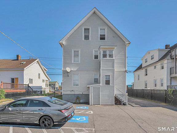 5th image of 36 Hemingway Avenue