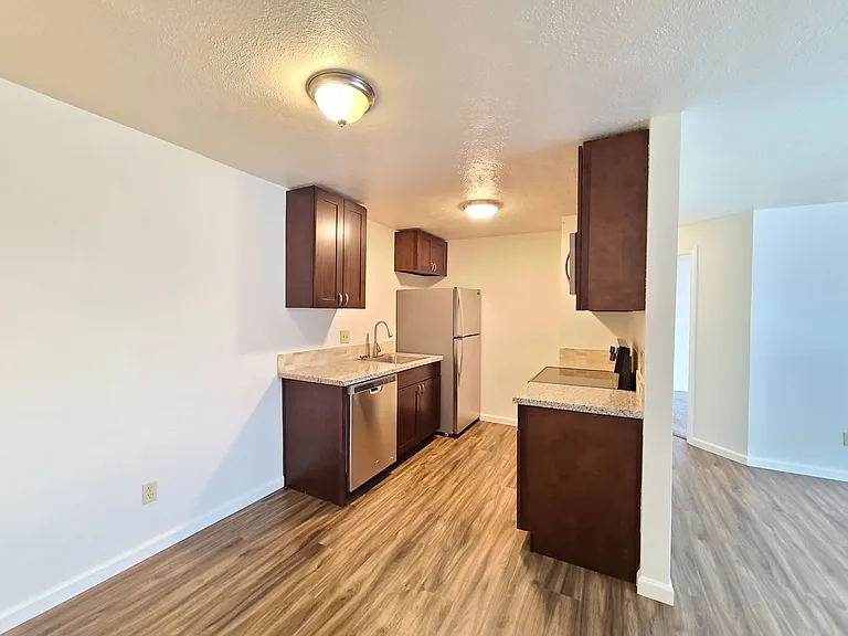 827 E Ermina Ave — Photo 17