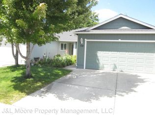 108 Cottonwood Dr, Eagle Point, OR 97524