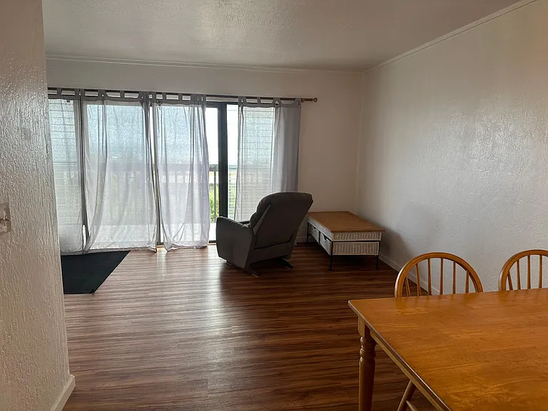 Dining room to living area