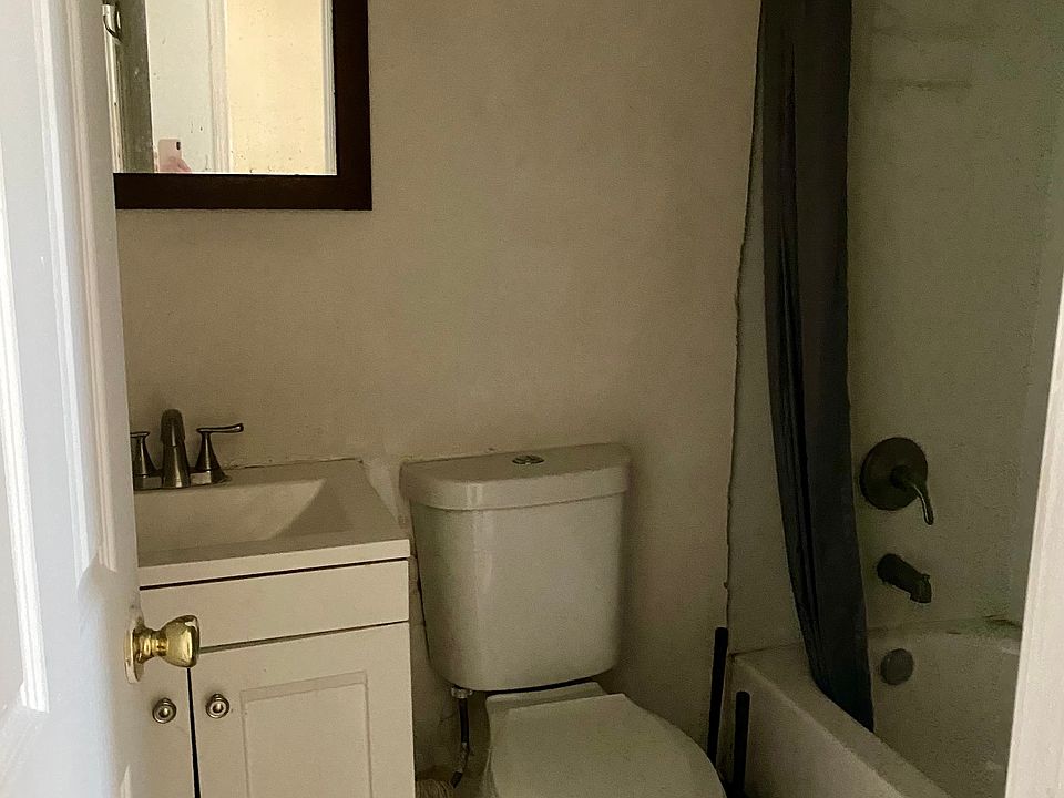 1st image of 2628 Pennsylvania Ave APT 201