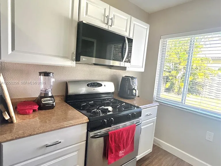 416 Bayberry Dr — Photo 4