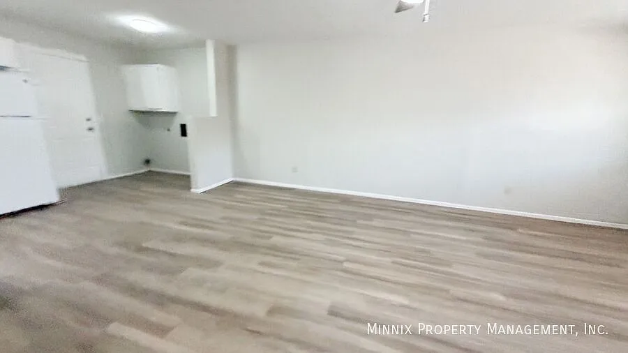 2 bed, 1.0 bath, 896 sqft, $895 — Photo 4