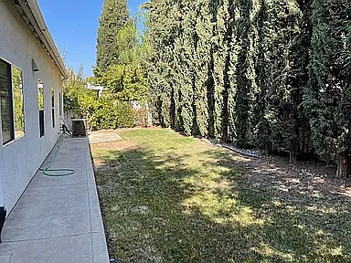 9718 N Sierra Vista Ave — Photo 6