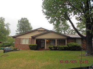 4043 Browning Dr, Florissant, MO 63033