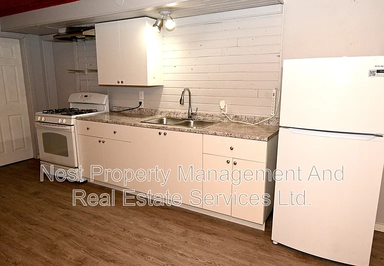 1863 Juniper St #B — Photo 4