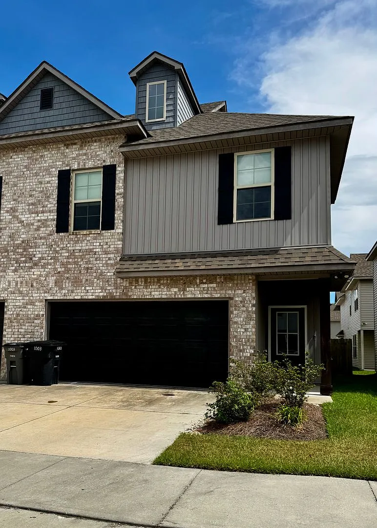 3BD/2.5BA Townhouse for Lease in Creekside Cottages - Now Available — Photo 2