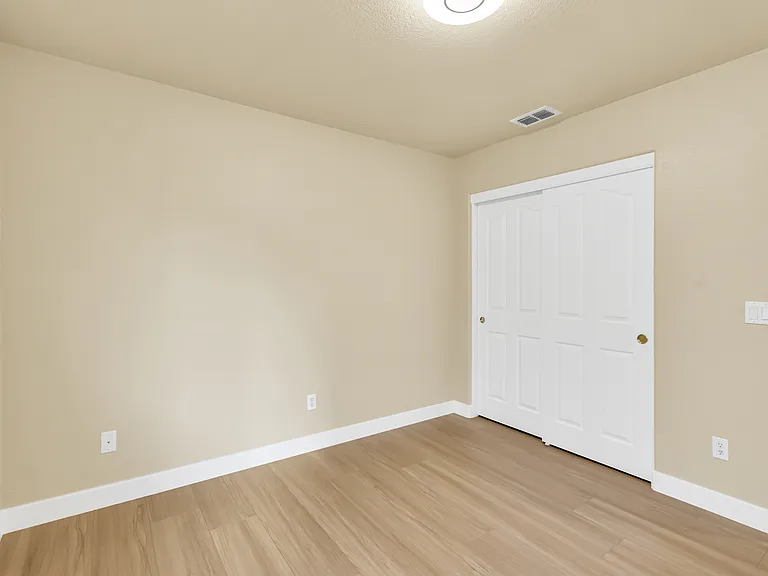 8795 Monterey Oaks Dr — Photo 35