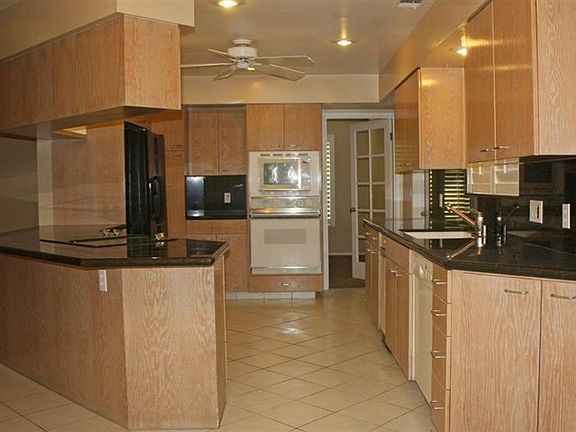 4th image of 3923 Pinehurst Dr