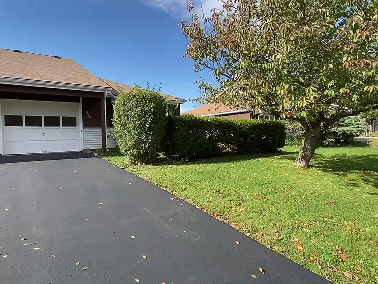 366 S Pearl St — Photo 1