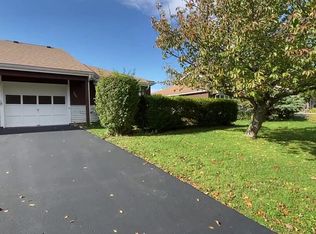 366 S Pearl St, Canandaigua, NY 14424