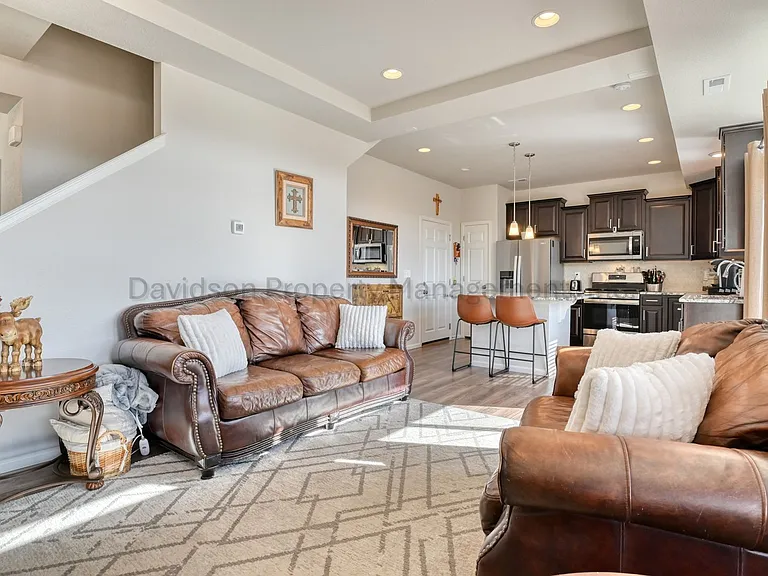 7050 Silvergrass Dr — Photo 3