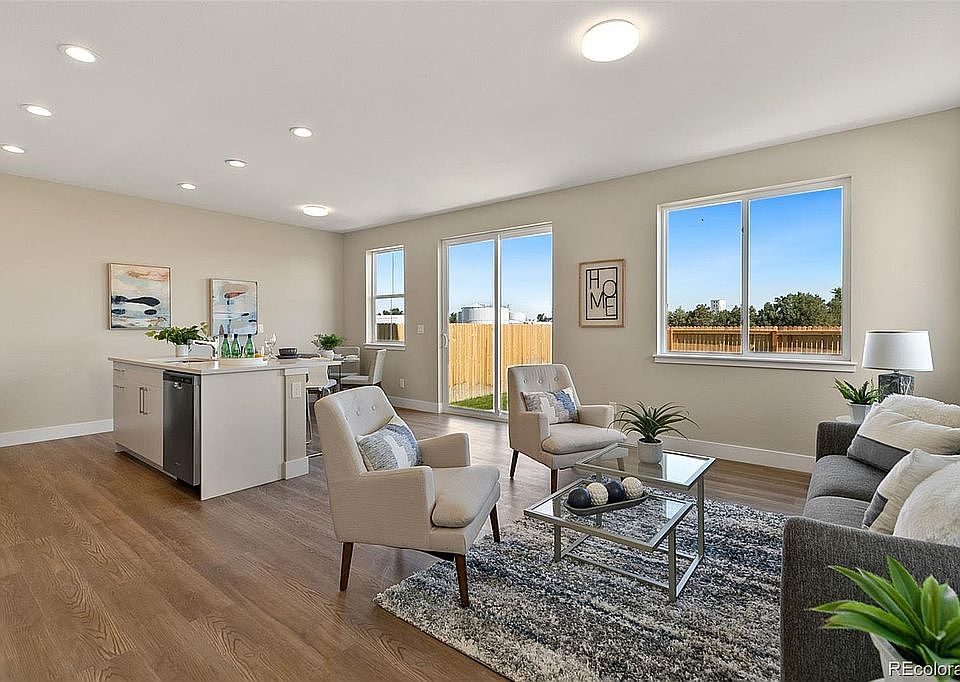 Living room/kitchen