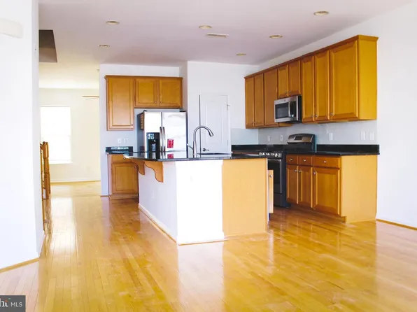 44035 Peirosa Ter, Chantilly, VA 20152