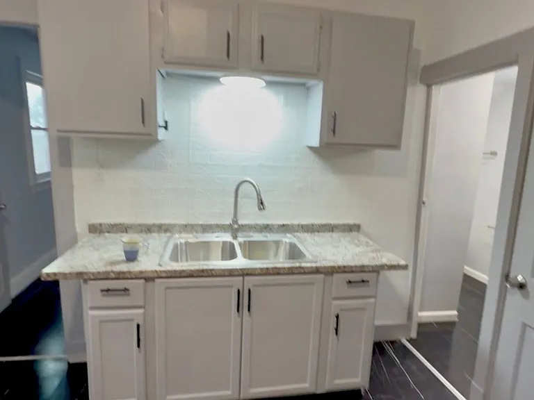 1150 Bailey Ave — Photo 3