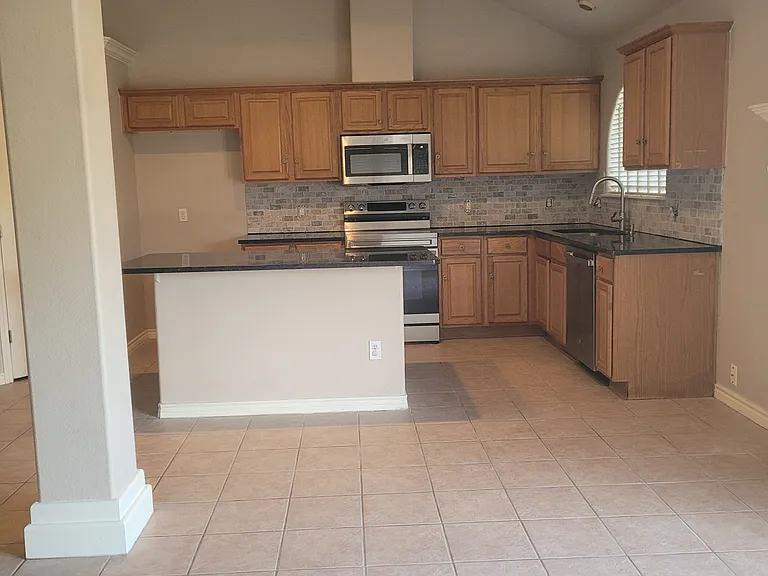 5114 Spring Brook Dr — Photo 6