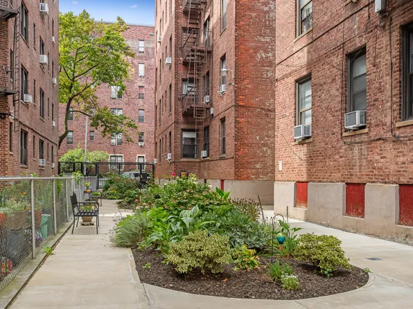 657 East 26th Street image 8 of 9