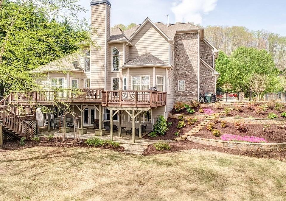 1st image of 108 Wayfair Overlook Dr