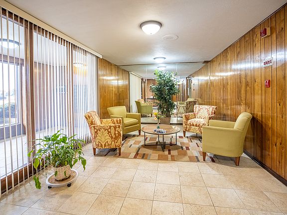 4th image of 7710 Dempster St Unit 305