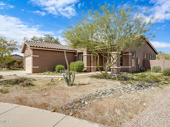 3rd image of 18390 W SUNRISE Drive
