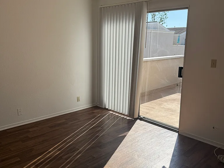 Huntington Harbour Villas — Photo 17