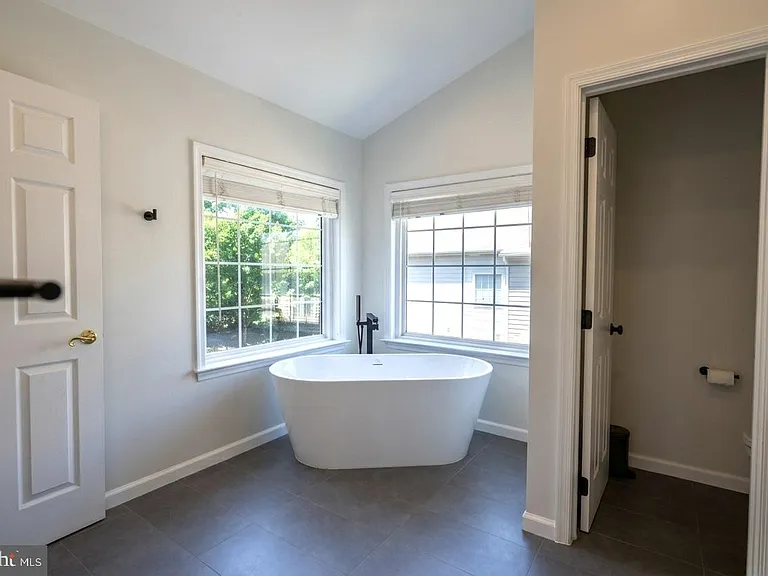 4658 Hummingbird Ln — Photo 29