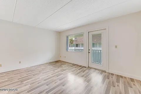 5th image of 50 Vining Ct #226