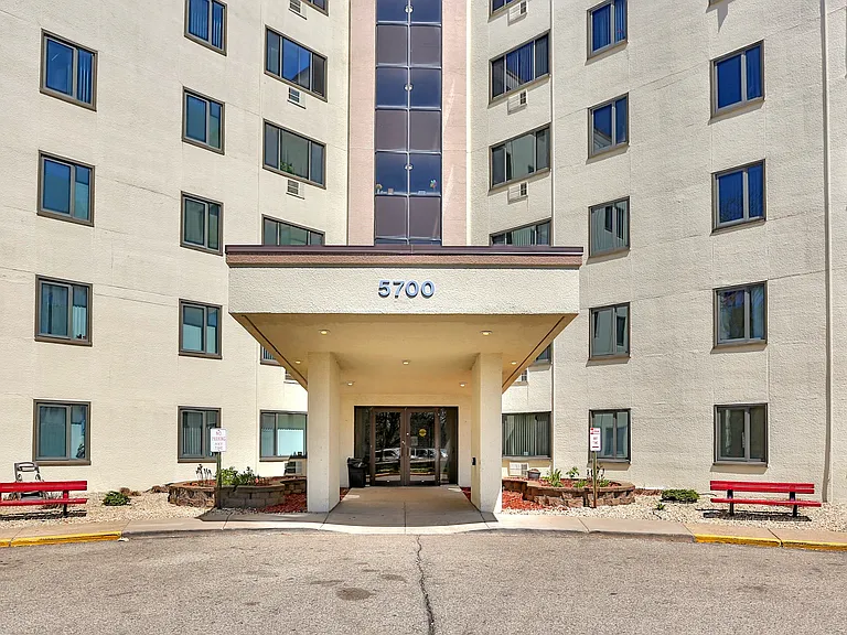 Welcome to Chardon Court Apartments, where modern living meets convenience. Enjoy spacious interiors and a prime location that offers easy access to shopping and dining. Don't miss your chance to call this place home; schedule a tour today!
