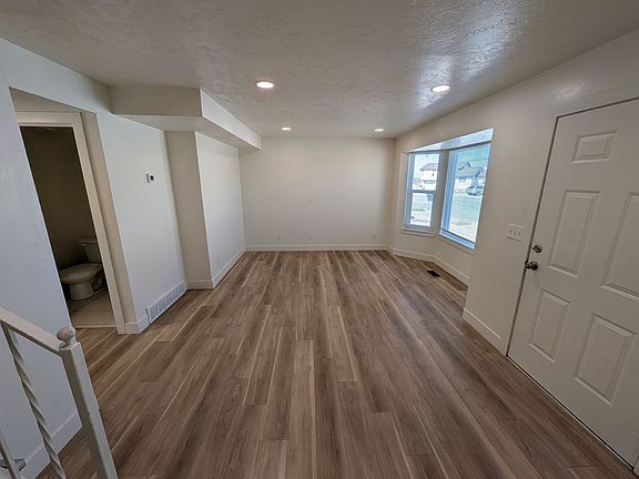 3rd image of 9040 S Goddard Cir