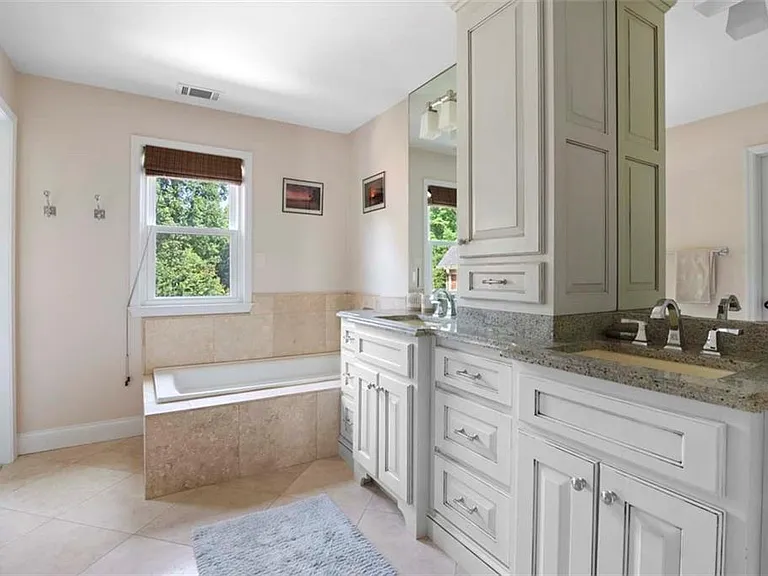 1213 Club Walk Dr NE — Photo 30
