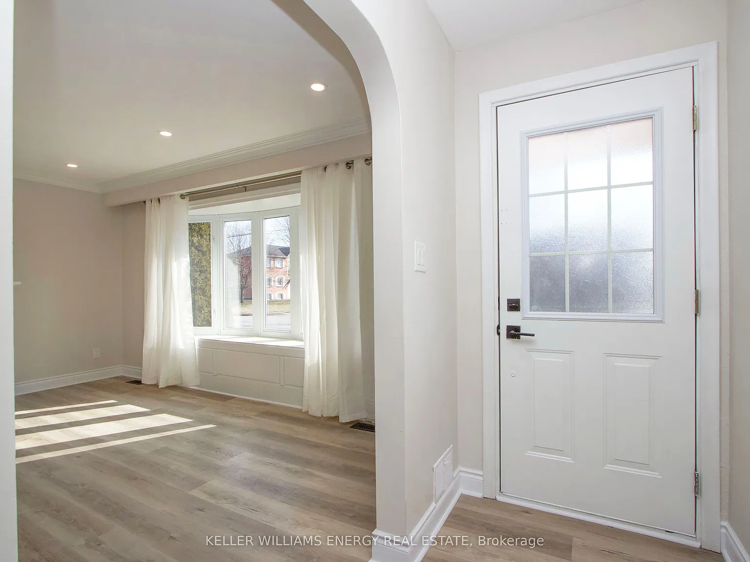 3 bed, $2,395 — Photo 1