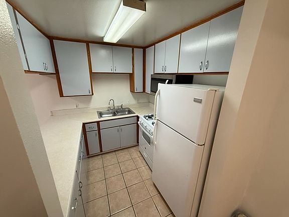 2nd image of 1618 Schrader Blvd #Sb101