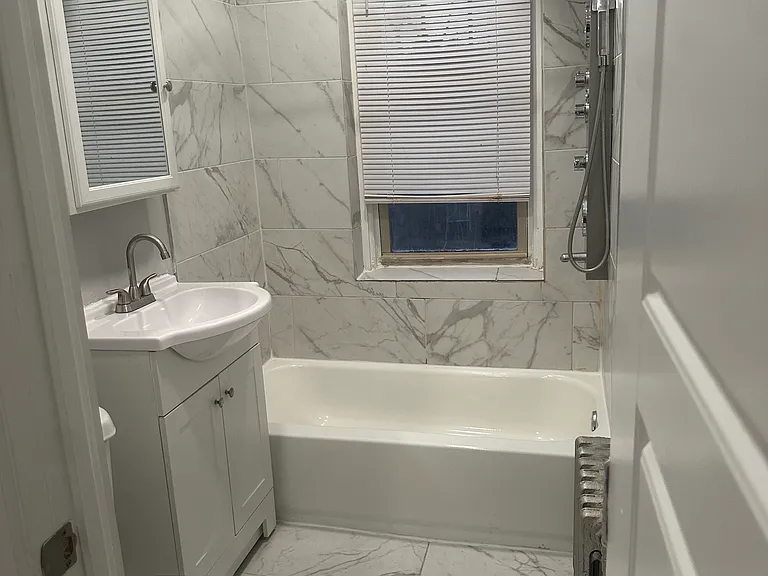 200-15 W Sedgwick St #102 — Photo 7
