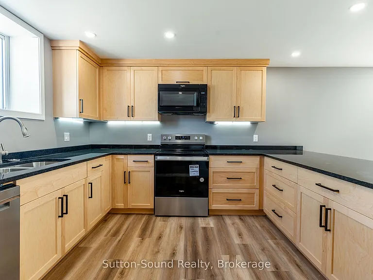 486 Dawson St #LOWER — Photo 11