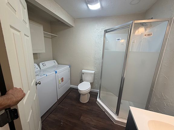 5th image of 827 S Hall St