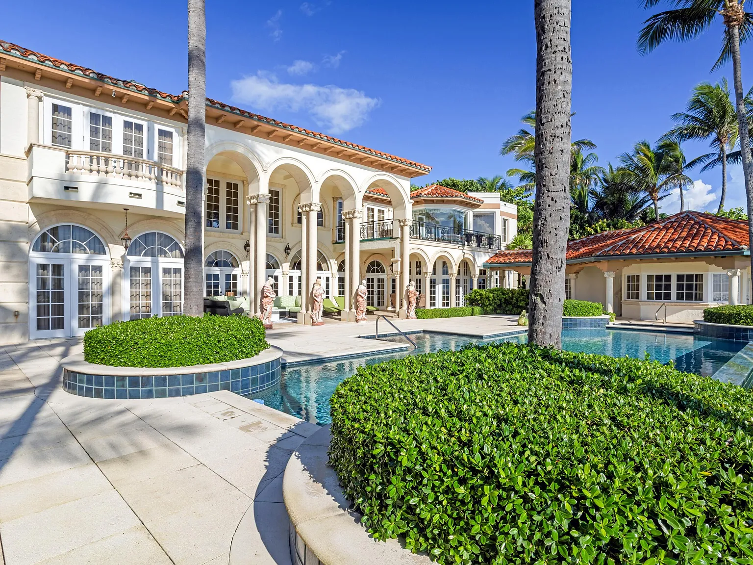 6 bed, 9.0 bath, 7682 sqft, $125,000 — Photo 4