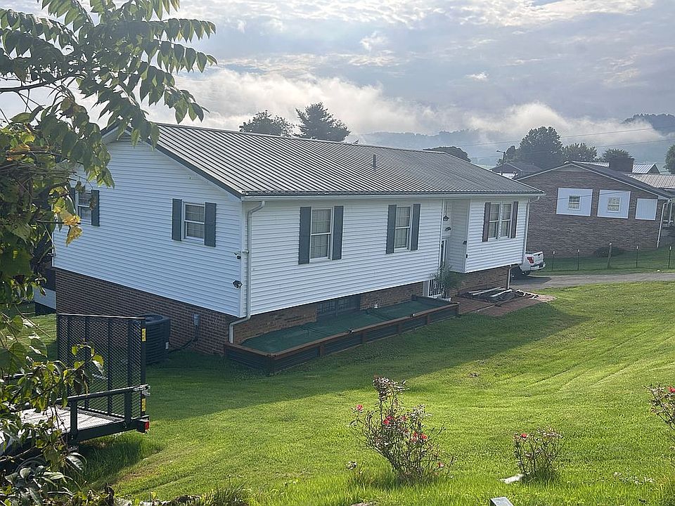 1st image of 301 Victoria St