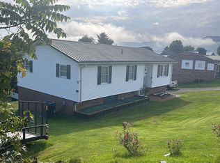 301 Victoria St, Castlewood, VA 24224