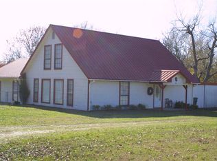 105 S Sloss Ave, Omaha, TX 75571