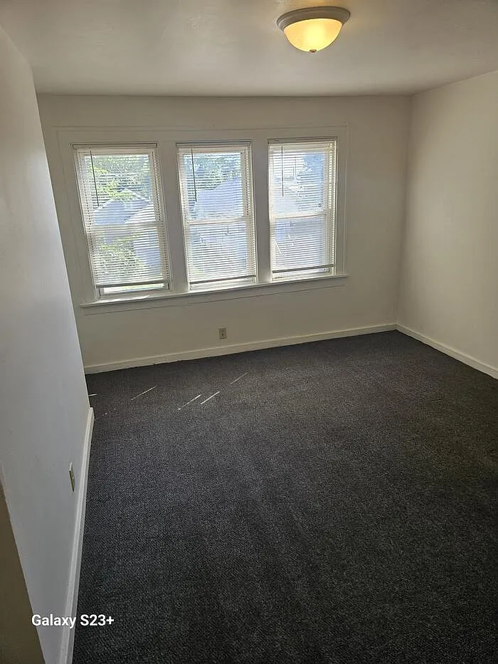819 E Morris St — Photo 2