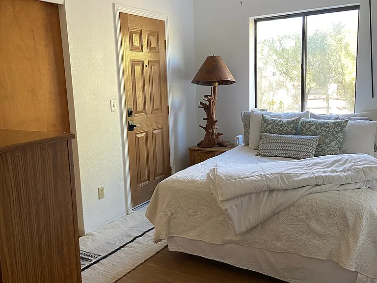 1536 E Allen Rd — Photo 13