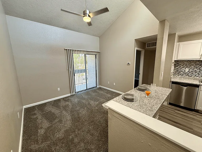 Vista Del Sol Apartments — Photo 14