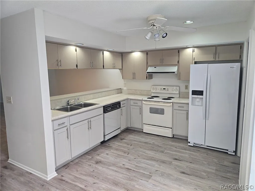 1 bed, 1512 sqft, $1,700 — Photo 2