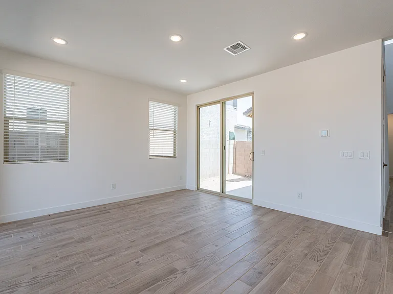 12010 W Luxton Ln — Photo 5