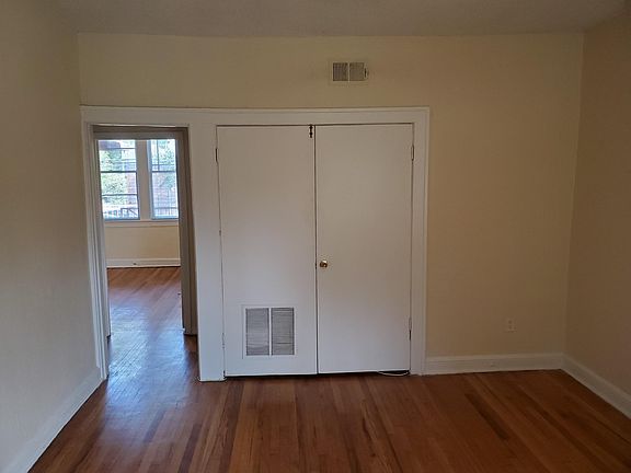 4th image of 2259 College St #6