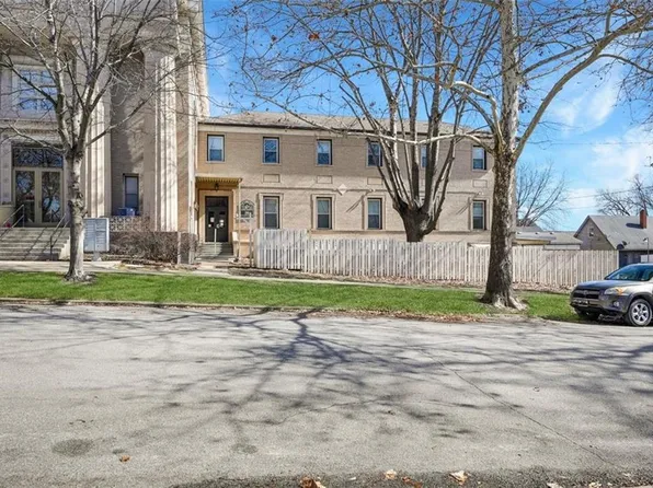 314 N 6th St, Leavenworth, KS 66048