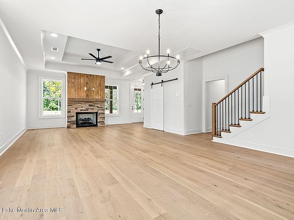 4th image of 85 Janes Way