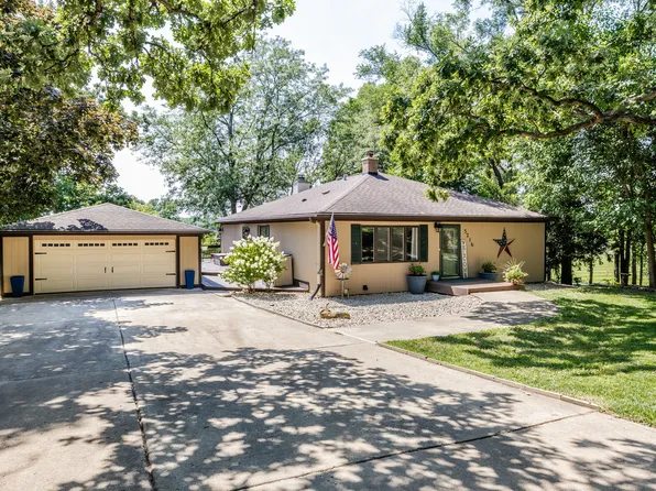 5216 Riverview Dr, Lisle, IL 60532